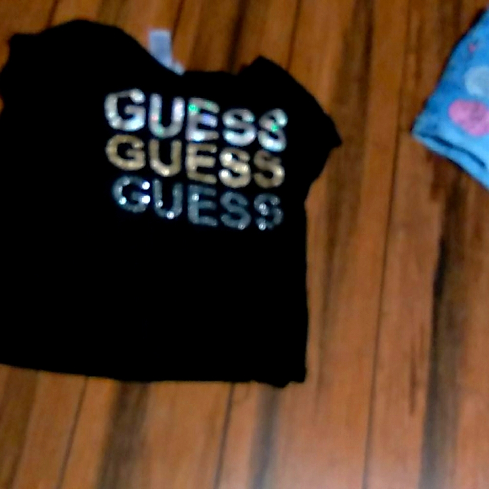 Guess T-shirt